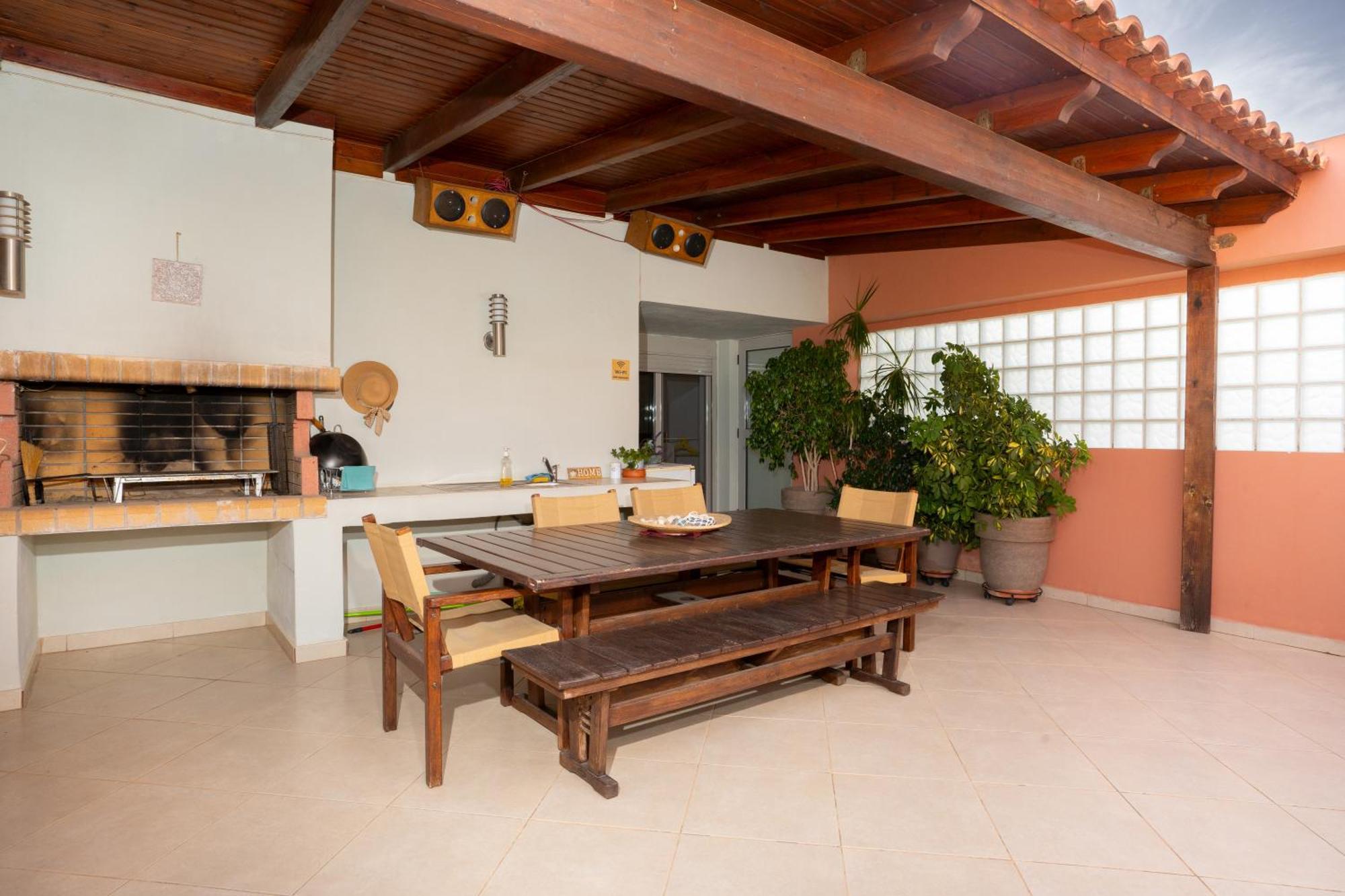 Maria'S Airport Apartment Koropion Exterior photo